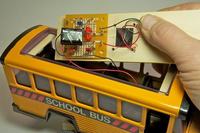 Idealny prezent na gwiazdkę - słoneczny autobus - zabawka