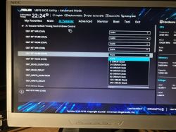 Interfejs UEFI BIOS Utility w trybie zaawansowanym