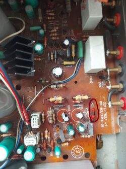 WS504 - charczenie po podłączeniu płytki z regulacją, kondensatory wymienione, możliwe przyczyny?