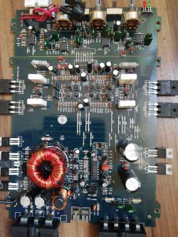 Dlaczego w Logic DBX1002 nie świeci się zielona kontrolka? Problem z REM.