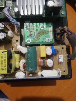 Soundbar JBL 2.1 - subwoofer nie działa, zapach spalenizny, przyczyna i możliwości naprawy