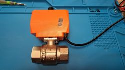 Zawór z napędem HPControl A83 9-24V DC 2-przewodowy - integracja Satel Integra