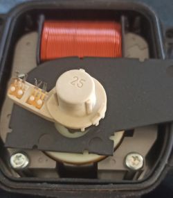 Szukam ślizgacza do przepustnicy w Espace 4 lub czegoś co ten ślizgacz zastąpi.