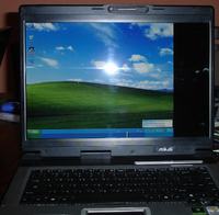 Asus @A6U - czarny pasek na matrycy Asus @A6U - czarny pasek na matrycy