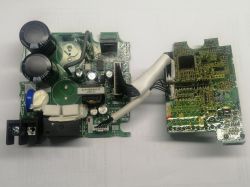 Falownik FR-D720S-025SC-EC potrzebuję zdjęcia kabelka łączącego MB z panelem