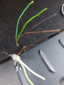 Montaż kamery cofania BMW i3 w Warszawie - szukam fachowca do podłączenia oryginalnej wtyczki