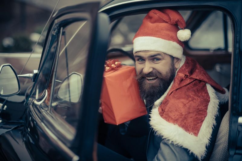 Wybieramy prezent dla fana motoryzacji. Postaw na akumulatorowy sprzęt RYOBI!