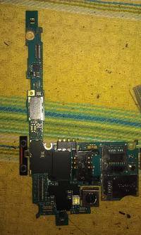 Samsung galaxy S2 - Telefon nie reaguje na nic - zaśniedziały element na płycie Samsung galaxy S2 - Telefon nie reaguje na nic - zaśniedziały element na płycie