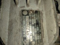 Tabliczka znamionowa silnika elektrycznego.