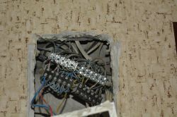Zdjęcia najlepszych i najgorszych instalacji elektrycznych.
