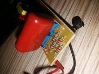Zwiększenie napięcia elektrycznej łapki na muchy, kilka pytań