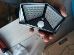 Jak podłączyć lampę LED zasilaną 3,7V akumulatorkiem do prądu z gniazdka.
