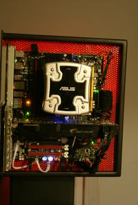 Jak stworzyć kosmicznie wyglądającą obudowę do komputera w domu?