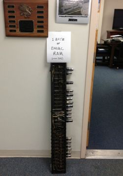 Eksponaty elektroniczne w firmach - Wasze zdjęcia