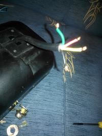 Jak podłączyć nową syrenę Clifford z 4 kablami do 3-kablowej kostki?