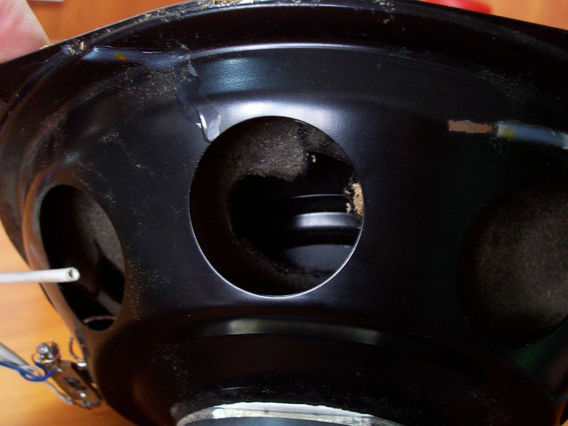 Subwoofer ekstremalnie budżetowy, ze śmieci Subwoofer ekstremalnie budżetowy, ze śmieci