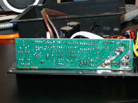 po połączeniu radia z wooferem wciąga głośnik, dlaczego?