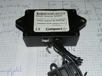 Co to za element z Fiata Uno (1997 r.) za tablicą wskaźników?