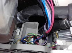 Electrolux ESL6365RO- zmywarka nie kończy zmywania w trakcie mycia wskazuje pisz