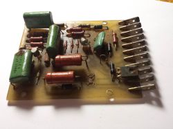 Jakie złącze stosuje się w starej płytce PCB spawarki? Identyfikacja pinów