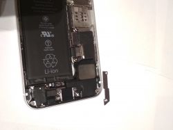 Jak wymienić wyświetlacz w iPhone SE? Jak wymienić wyświetlacz w iPhone SE?