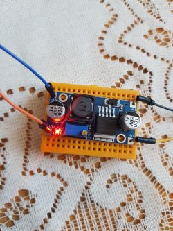 Podłączenie programowalnych pasków ledowych do zasilacza 12,5 V