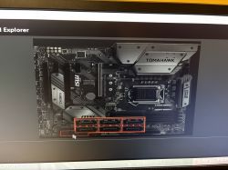 Zrzut ekranu BIOS-u pokazujący płytę główną MSI Tomahawk.