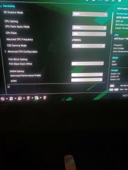 Ekran BIOS MSI: zakładka Overclocking z ustawieniami CPU i DRAM, opcje EXPO i X3D Gaming Mode