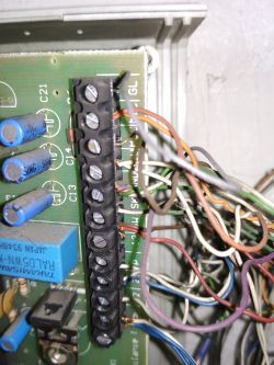 Zwarcie elektrozaczepu w linii unifonu interkomowego Urmet 1131/1 Zwarcie elektrozaczepu w linii unifonu interkomowego Urmet 1131/1
