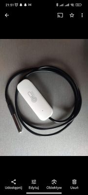 Temperature and humidity sensor with cord