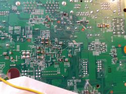 Identyfikacja elementów C3N36, FB3N4, C3N37, FB3N3 na płycie głównej Xbox 360 Slim Trinity