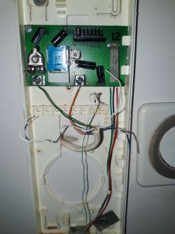Jak podłączyć domofon unifon cyfral smart 5p?