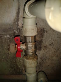 Apartment Hot Water Valve Leakage: Replacing Seals, Faucet, Washbasin, Water Supply Issues