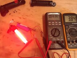 Recenzja i wnętrze latarki Worklight W-52 ładowanej przez USB Recenzja i wnętrze latarki Worklight W-52 ładowanej przez USB