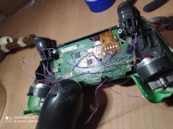 Jak prawidłowo polutować kabelki w padzie SONY PS4 model CUH-ZCT2E, płytką JDM-0401-981-330-31?