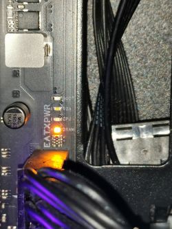 Konfiguracja PCI Express na płycie MSI MEG X570 UNIFY z dyskami SSD M.2 i kartą RTX 2080 Ti