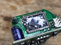 Yeelight GU10 Smart Bulb W1 350lm YLDP004-A - wnętrze, moduł WiFi