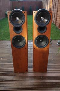 Wzmacniacz stereo do KEF Q5: NAD C352, Denon PMA-1560 czy Rotel RA985BX?