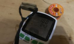Mini-test i teardown wtyczkowego watomierza/licznika energii na układzie V9261F Mini-test i teardown wtyczkowego watomierza/licznika energii na układzie V9261F
