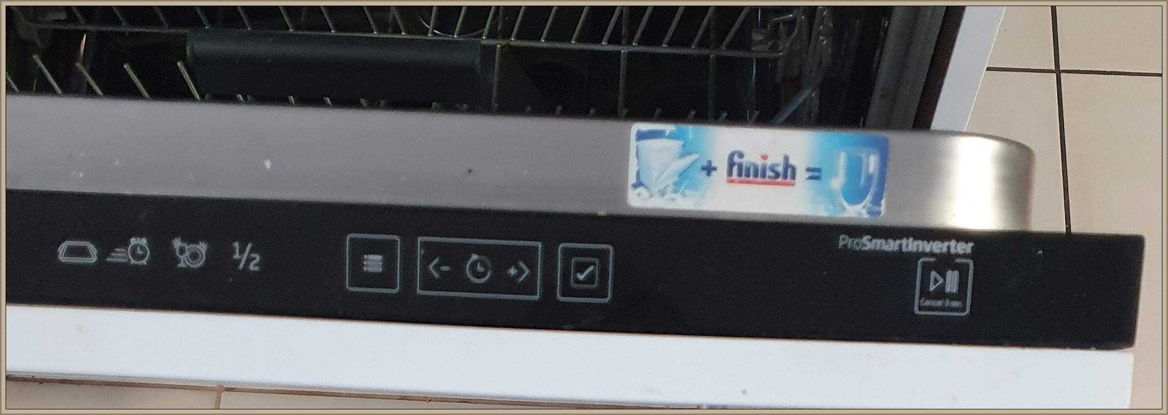 Zmywarka Beko ProSmart Inverter DIN48533 awaria panelu dotykowego i