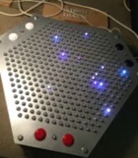 Konsola dla trzech graczy na diodach RGB