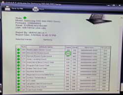 Zrzut ekranu z programu HDDScan pokazujący atrybuty S.M.A.R.T. dla Samsung SSD 840 PRO.