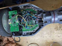 Hoverboard Skymaster. Naładowany wciąż nie działa.