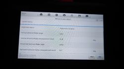 Wyświetlacz pokazujący konfigurację radaru milimetrowego w samochodzie marki Nissan.