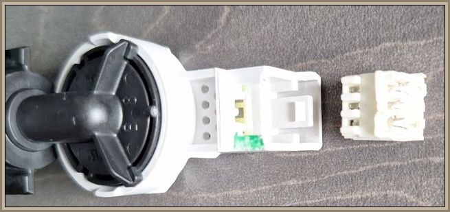 Zanussi ZDLN1511 (typ GHE623DB4) Jak podłączyć przewody do czujnika ...