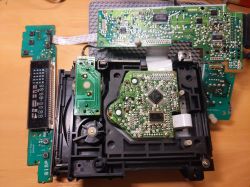 Widok wnętrza wieży audio SONY MHC-4700