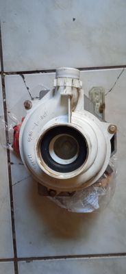 Widok z góry na część mechaniczną z króćcem o średnicy 30 i 35 mm.