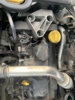 Renault Megane 2 1.5 dCi czasem ciężko odpala, długo kręci.