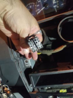 Chevrolet Spark: Wymiana radia JVC z przejściówką - brak działania po podłączeniu