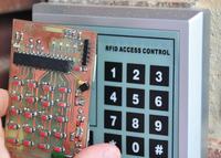 Uniwersalny emulator identyfikatorów RFID Uniwersalny emulator identyfikatorów RFID